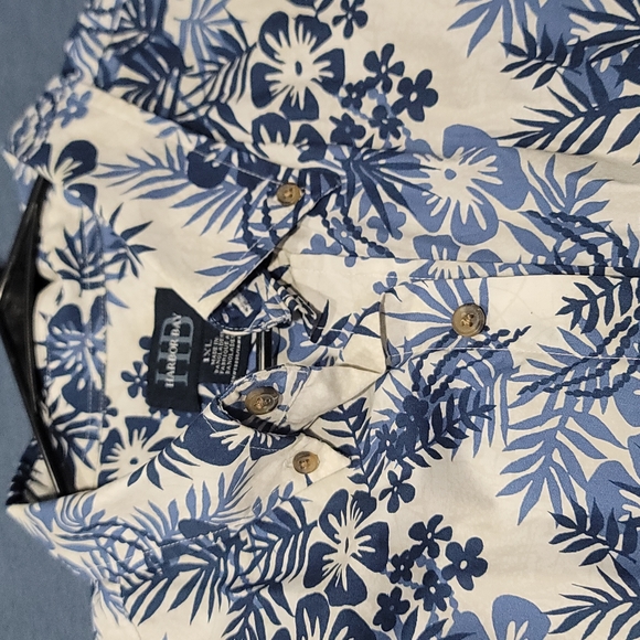 Men's Button Down Casual Shirt - Picture 3 of 3